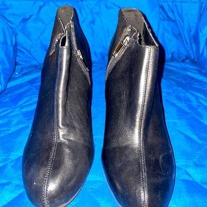 Anne Klein Wedge Bootie Size: 10M